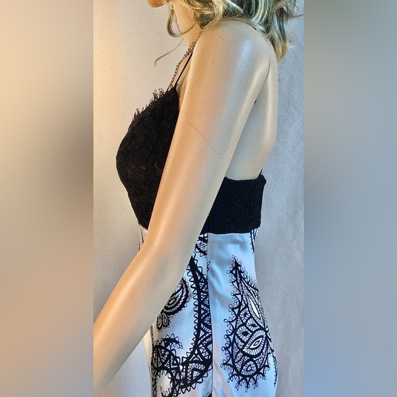 Sexy Y2K black/white, lace/silk slip dress. Trumpet skirt, EUC, size 6 - Picture 6 of 13